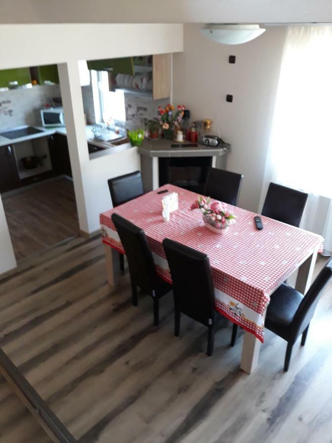 Apartament Laura Bran  Exteriör bild
